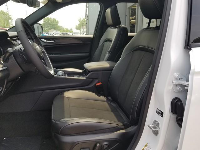 new 2025 Jeep Grand Cherokee car, priced at $40,615