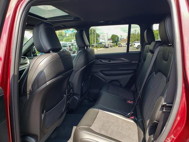 new 2025 Jeep Grand Cherokee car, priced at $40,991