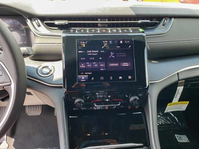 new 2025 Jeep Grand Cherokee car, priced at $40,991