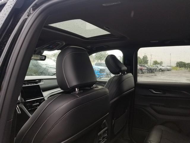 new 2025 Jeep Grand Cherokee car, priced at $45,730