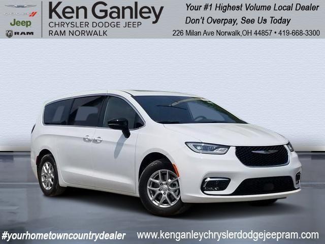 new 2025 Chrysler Pacifica car, priced at $44,927