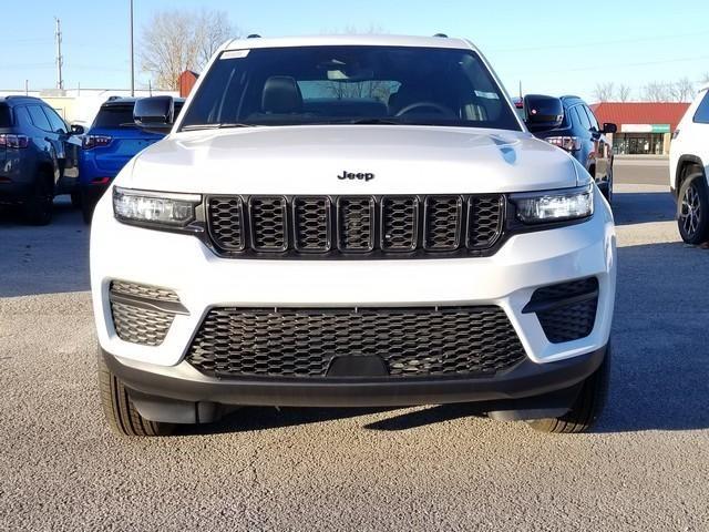 new 2025 Jeep Grand Cherokee car, priced at $40,024