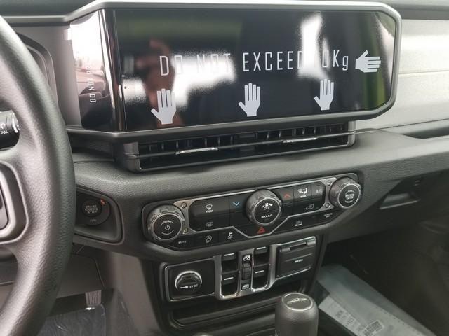 new 2025 Jeep Gladiator car, priced at $38,792