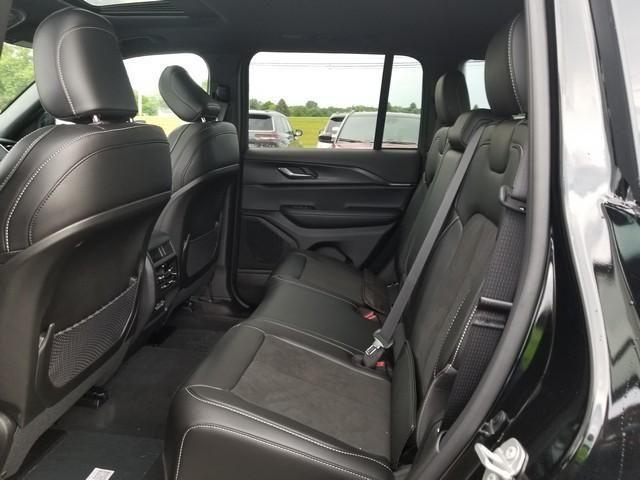 new 2025 Jeep Grand Cherokee car, priced at $41,210