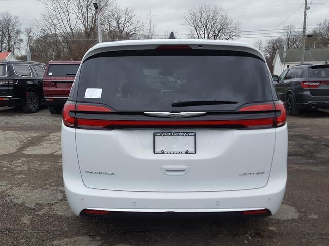 new 2024 Chrysler Pacifica car, priced at $48,695