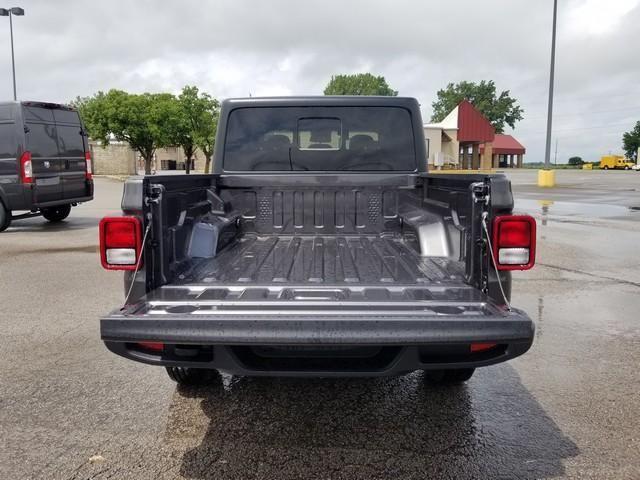 new 2025 Jeep Gladiator car, priced at $45,468