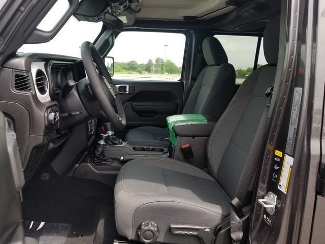 new 2025 Jeep Gladiator car, priced at $45,468