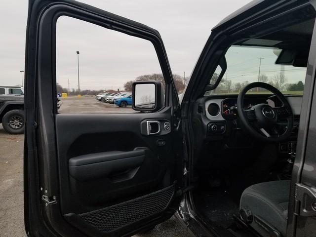 new 2025 Jeep Gladiator car, priced at $41,937