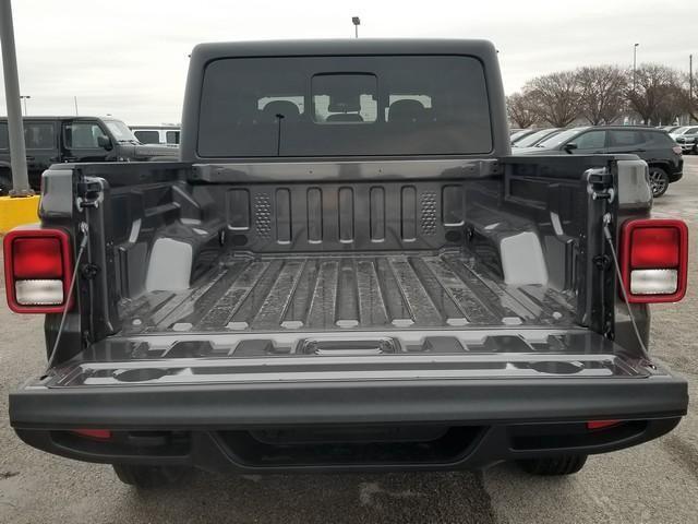 new 2025 Jeep Gladiator car, priced at $41,937