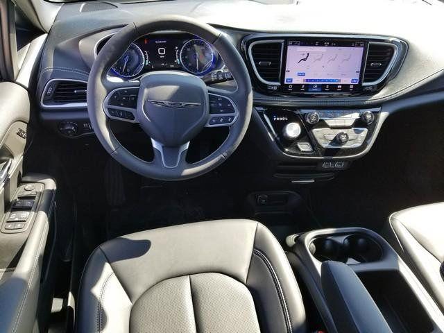 new 2025 Chrysler Pacifica car, priced at $36,739
