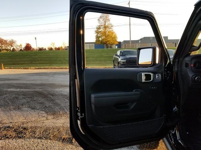 new 2025 Jeep Wrangler car, priced at $50,677