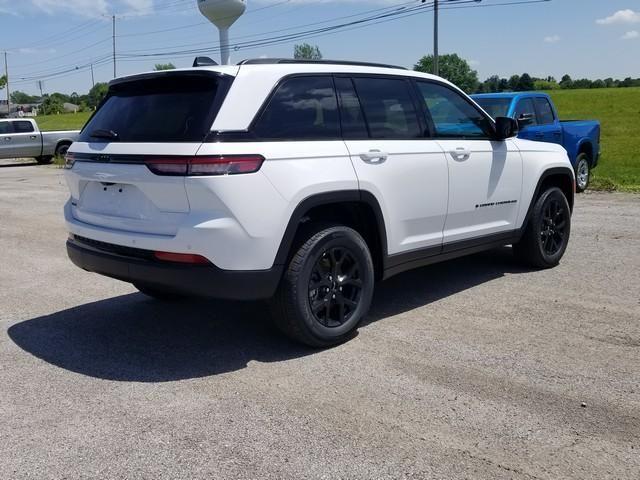 new 2025 Jeep Grand Cherokee car, priced at $45,135