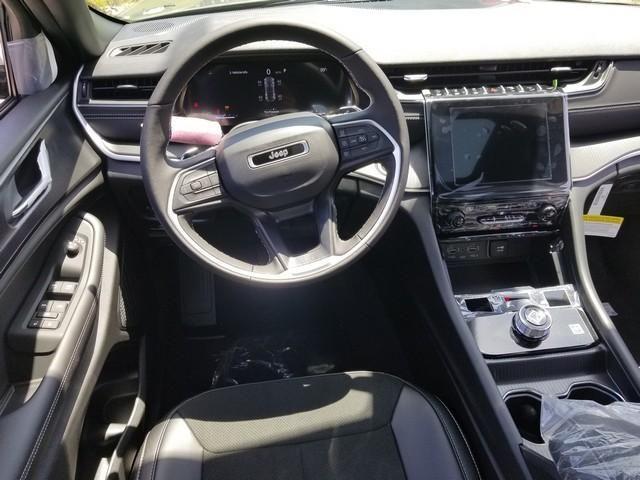 new 2025 Jeep Grand Cherokee car, priced at $45,730