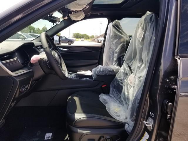 new 2025 Jeep Grand Cherokee car, priced at $45,730