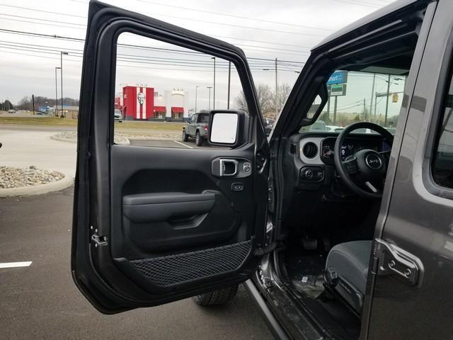 new 2025 Jeep Gladiator car, priced at $38,703