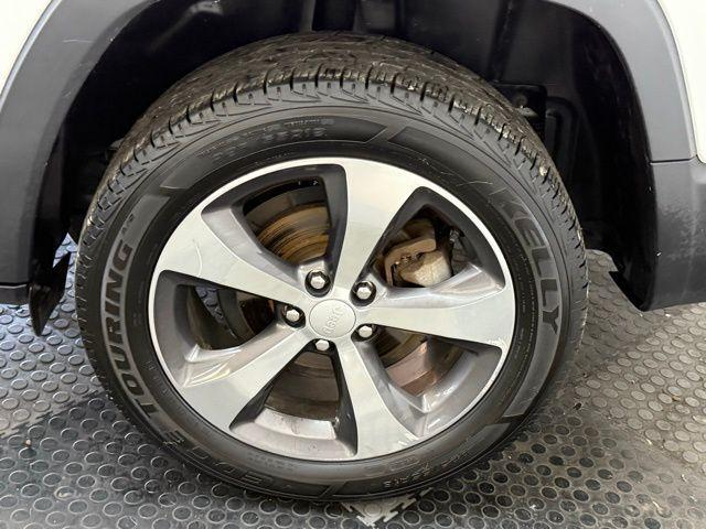 used 2019 Jeep Cherokee car, priced at $14,849