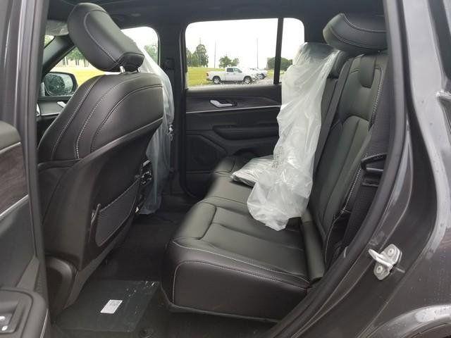 new 2025 Jeep Grand Cherokee car, priced at $45,186