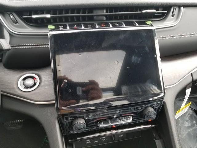 new 2025 Jeep Grand Cherokee car, priced at $45,186