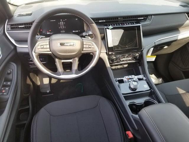 new 2025 Jeep Grand Cherokee car, priced at $38,765