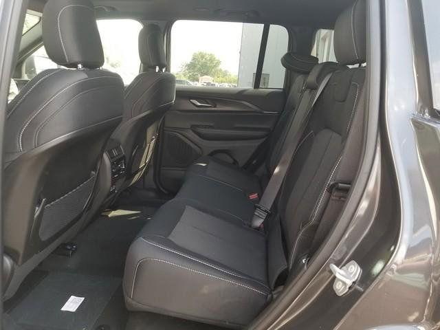 new 2025 Jeep Grand Cherokee car, priced at $38,765