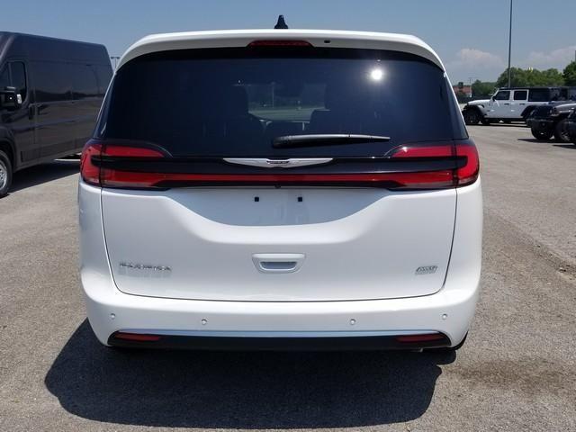 new 2025 Chrysler Pacifica car, priced at $42,529