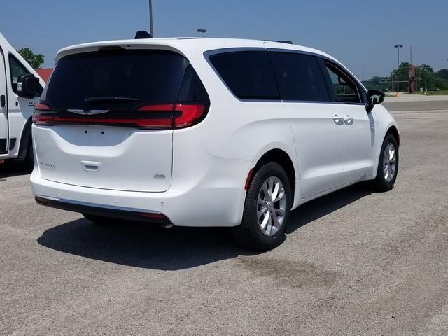 new 2025 Chrysler Pacifica car, priced at $42,529
