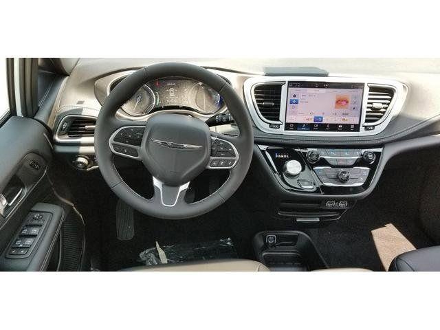 new 2025 Chrysler Pacifica car, priced at $41,279