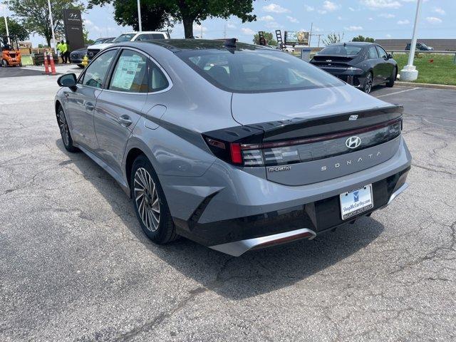 new 2025 Hyundai Sonata Hybrid car, priced at $39,629