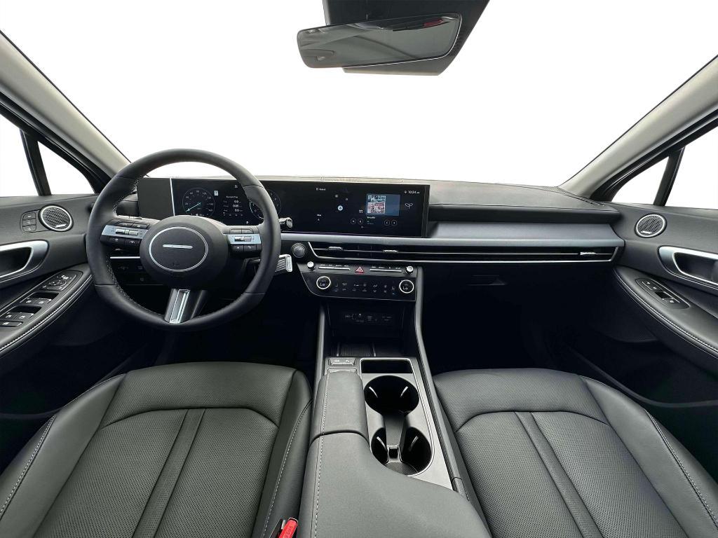 new 2025 Hyundai Sonata Hybrid car, priced at $38,879
