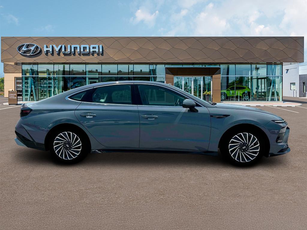 new 2025 Hyundai Sonata Hybrid car, priced at $39,629