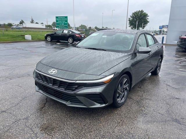 new 2025 Hyundai Elantra car, priced at $27,727