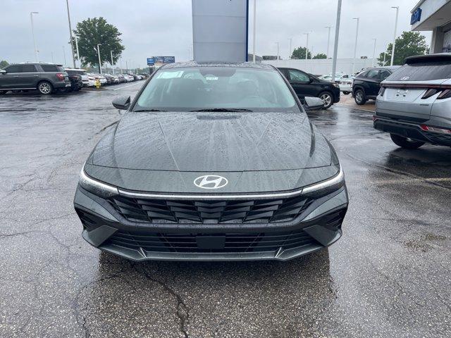 new 2025 Hyundai Elantra car, priced at $27,727