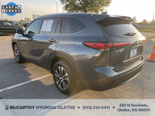 used 2022 Toyota Highlander car, priced at $25,500