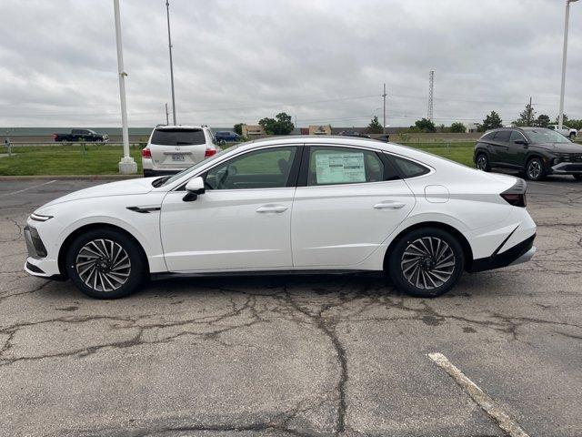 new 2025 Hyundai Sonata Hybrid car, priced at $40,123