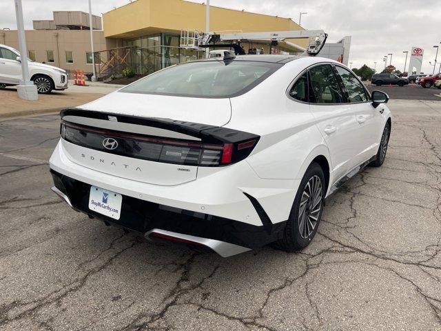 new 2025 Hyundai Sonata Hybrid car, priced at $40,123