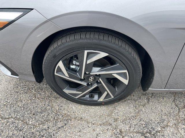 new 2025 Hyundai ELANTRA HEV car, priced at $29,521