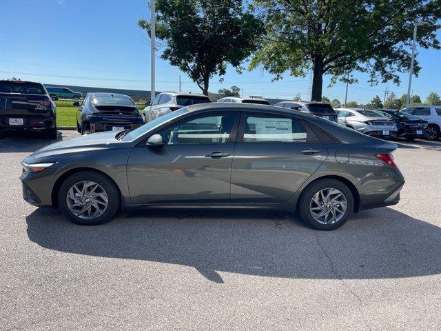 new 2024 Hyundai Elantra HEV car, priced at $27,985