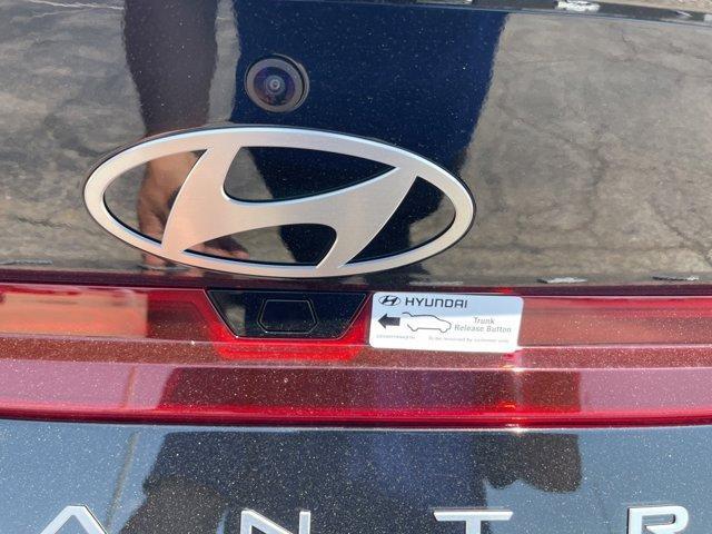 new 2025 Hyundai Elantra car, priced at $25,734