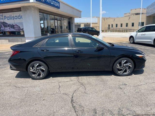 new 2025 Hyundai Elantra car, priced at $25,734