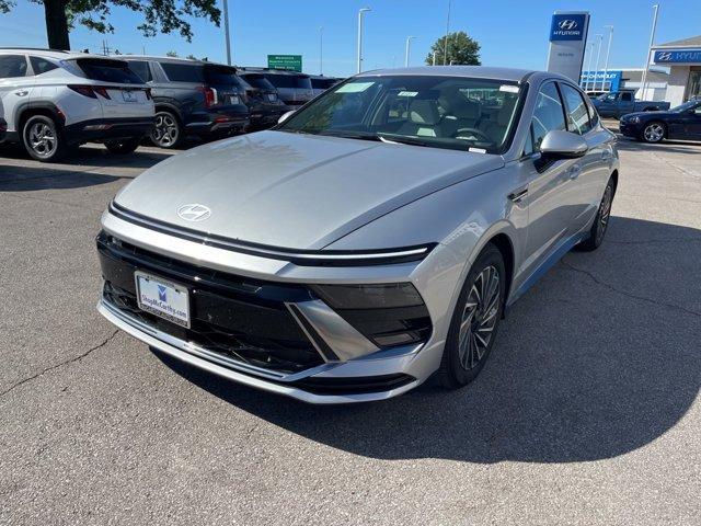 new 2024 Hyundai Sonata Hybrid car, priced at $31,507