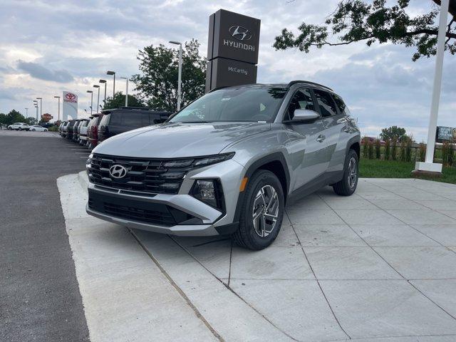new 2025 Hyundai TUCSON Hybrid car, priced at $35,718