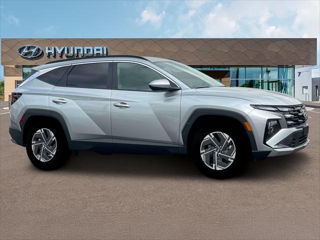 new 2025 Hyundai TUCSON Hybrid car, priced at $33,644