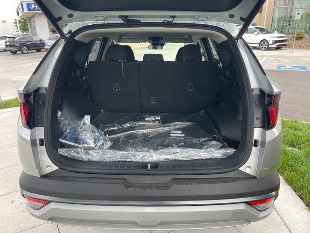 new 2025 Hyundai TUCSON Hybrid car, priced at $35,718