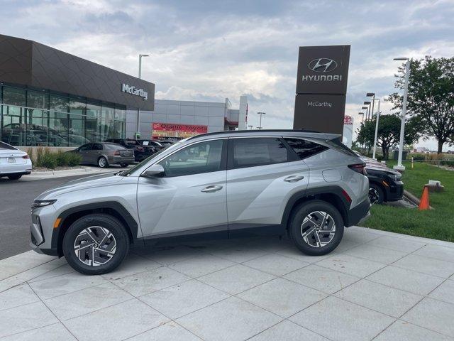 new 2025 Hyundai TUCSON Hybrid car, priced at $35,718