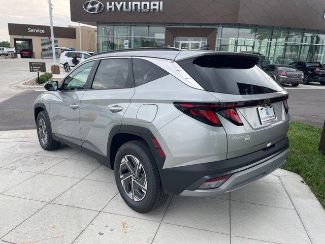 new 2025 Hyundai TUCSON Hybrid car, priced at $35,718