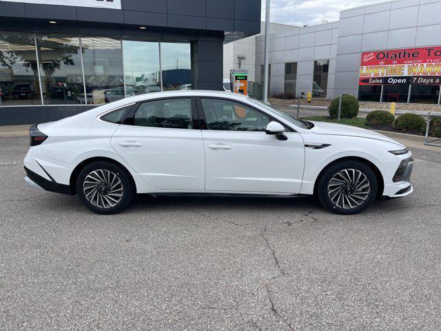 new 2024 Hyundai Sonata Hybrid car, priced at $28,249