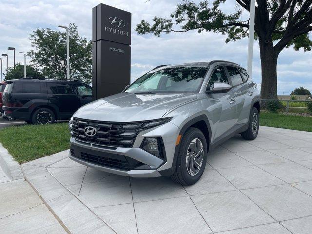 new 2025 Hyundai TUCSON Hybrid car, priced at $35,847