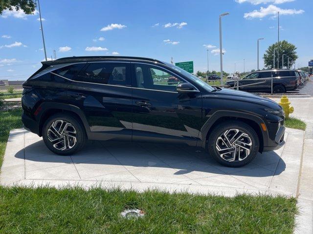 new 2025 Hyundai TUCSON Hybrid car, priced at $44,084