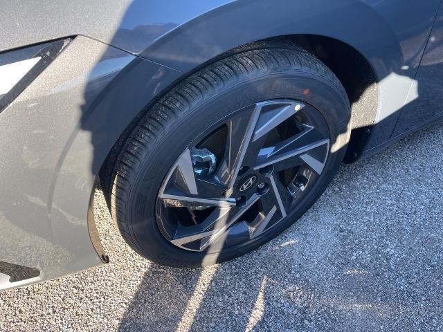 new 2025 Hyundai Elantra car, priced at $27,096