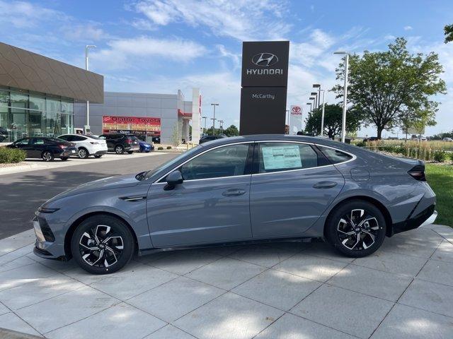 new 2025 Hyundai Sonata car, priced at $30,697